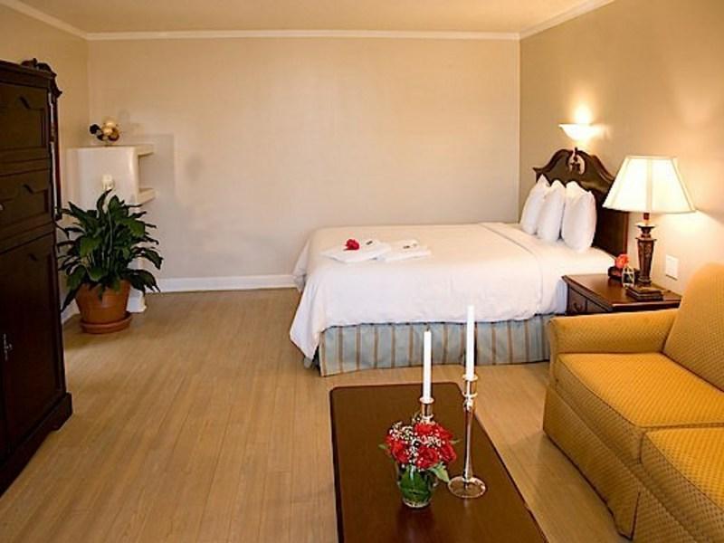 Carousel Inn And Suites Anaheim Exterior foto