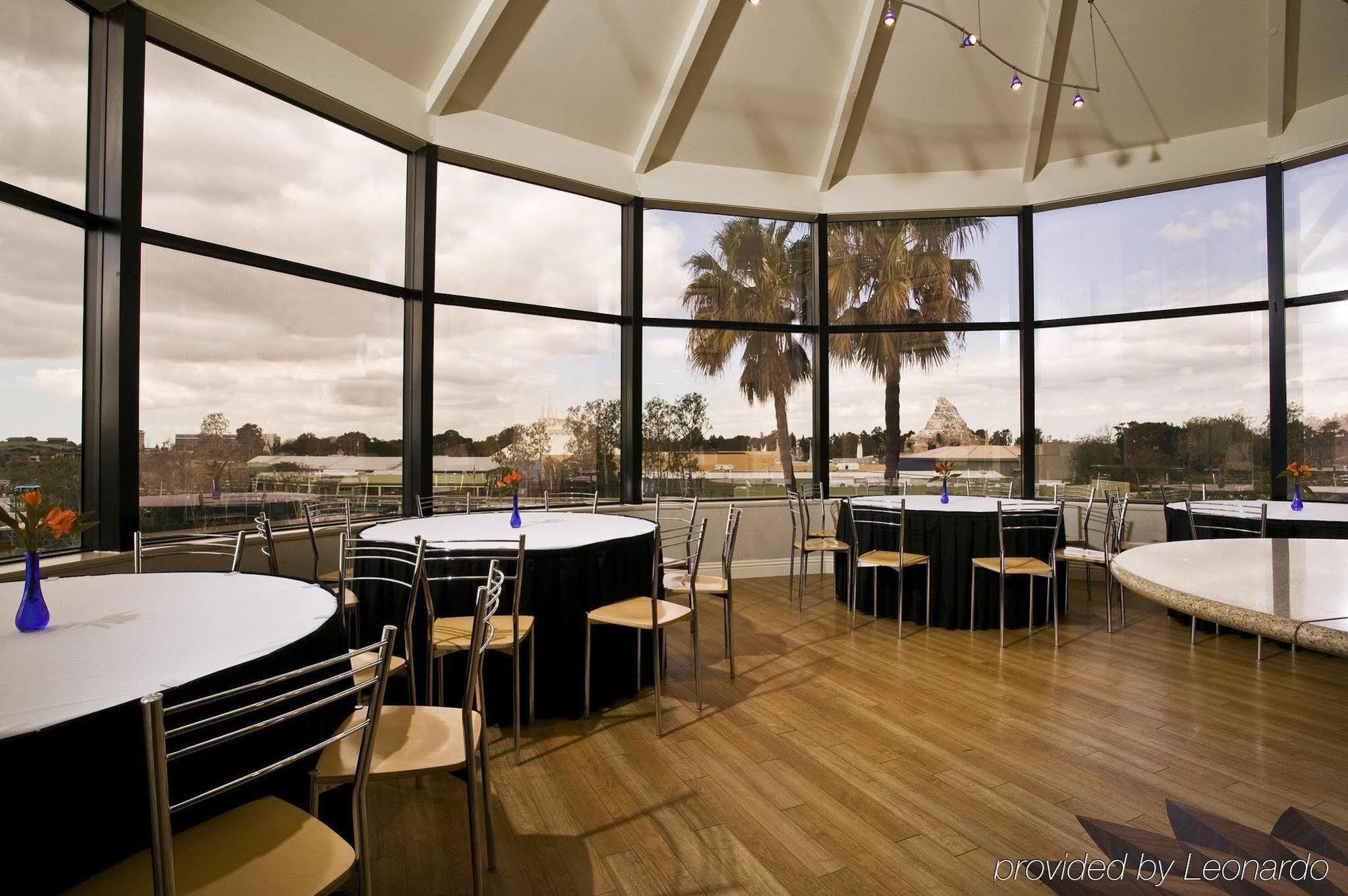 Carousel Inn And Suites Anaheim Restaurant foto